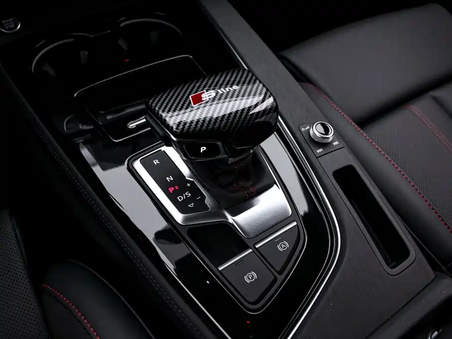 Audi A4L 2025 2025 2 Million Celebration Edition 40 TFSI Luxury Dynamic