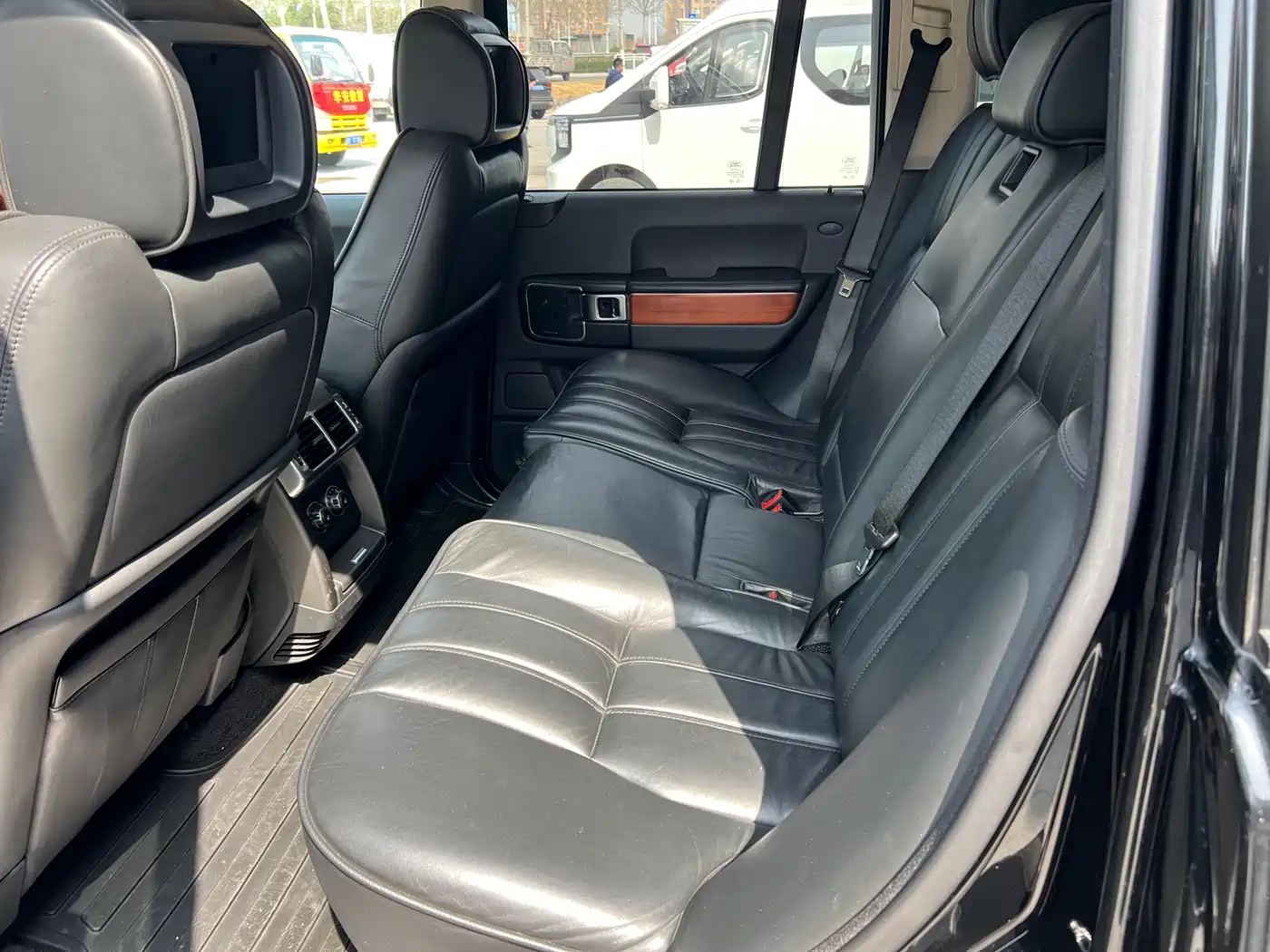 Land Rover Range Rover 2010 3.6 TDV8 HSE фото 6