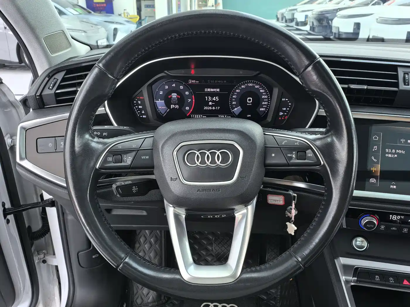 Photo 8 - Audi Q3