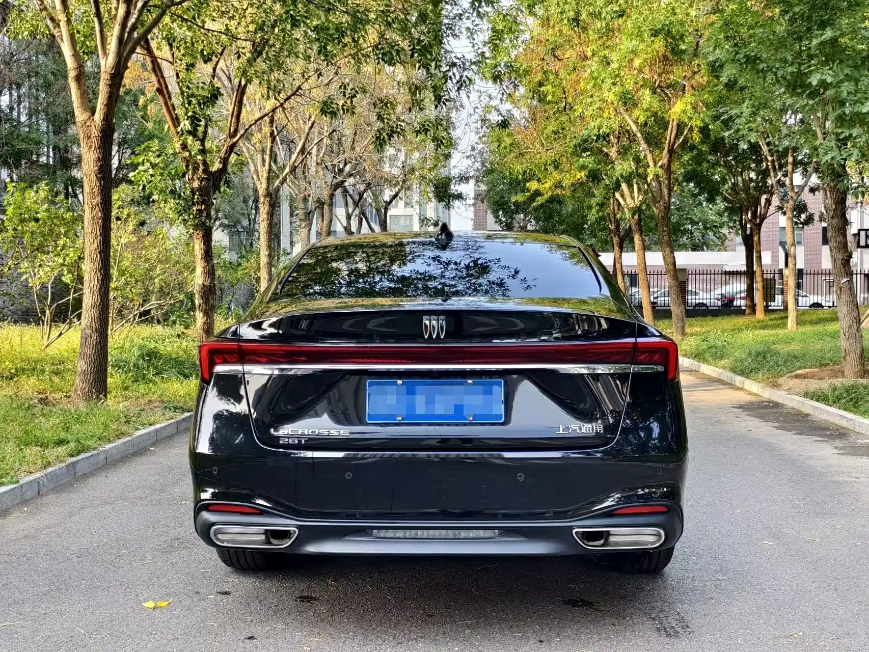 Photo 5 - Buick LaCrosse
