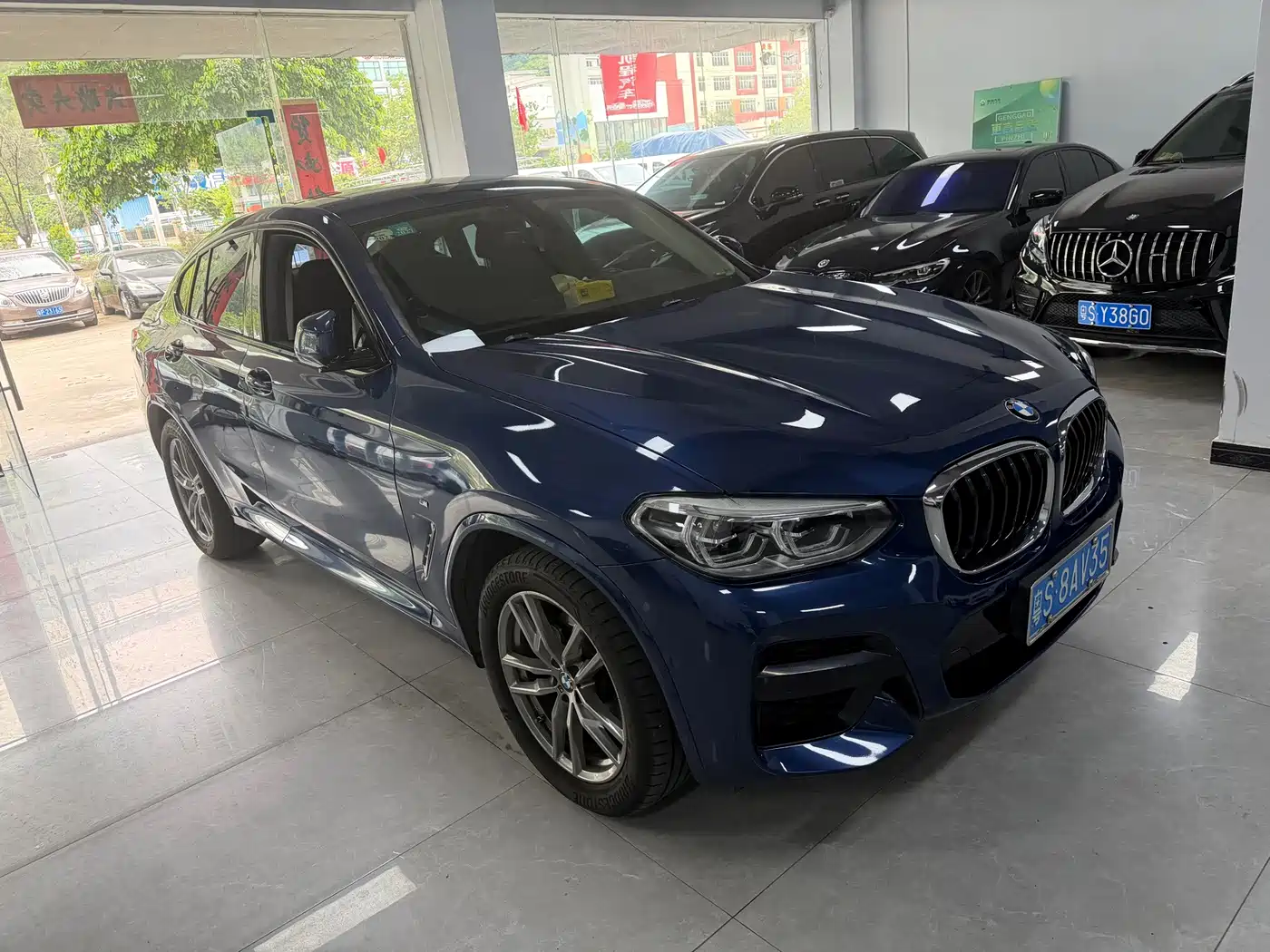 Photo 2 - BMW X4