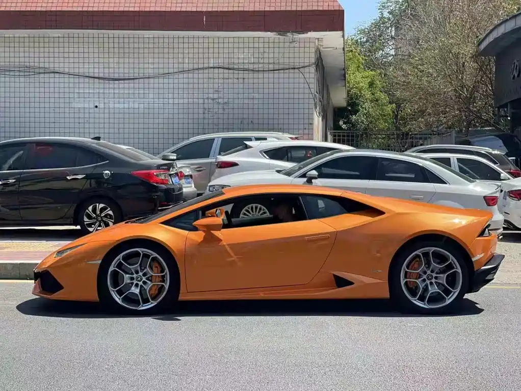 Фото 5 - Lamborghini Huracán
