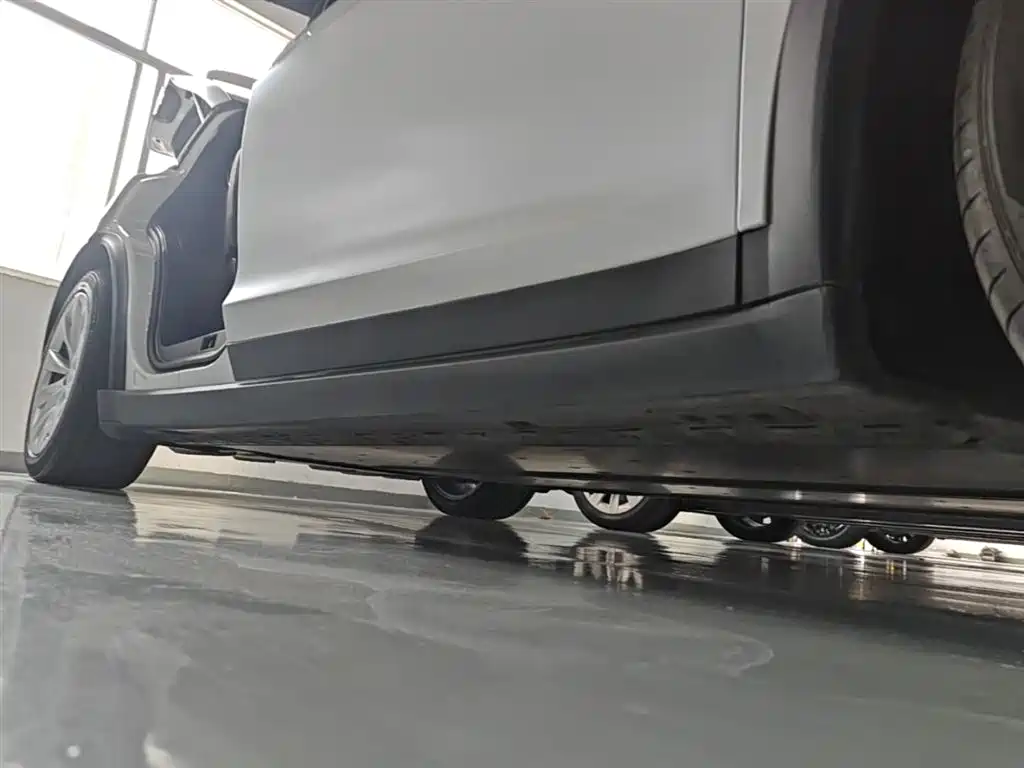 Фото 21 - Tesla Model X