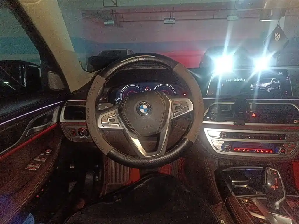 BMW 7 Series 2018 730Li Premium Type Excellence Package фото 3