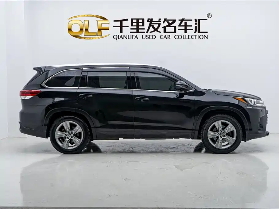 Photo 8 - Toyota Highlander