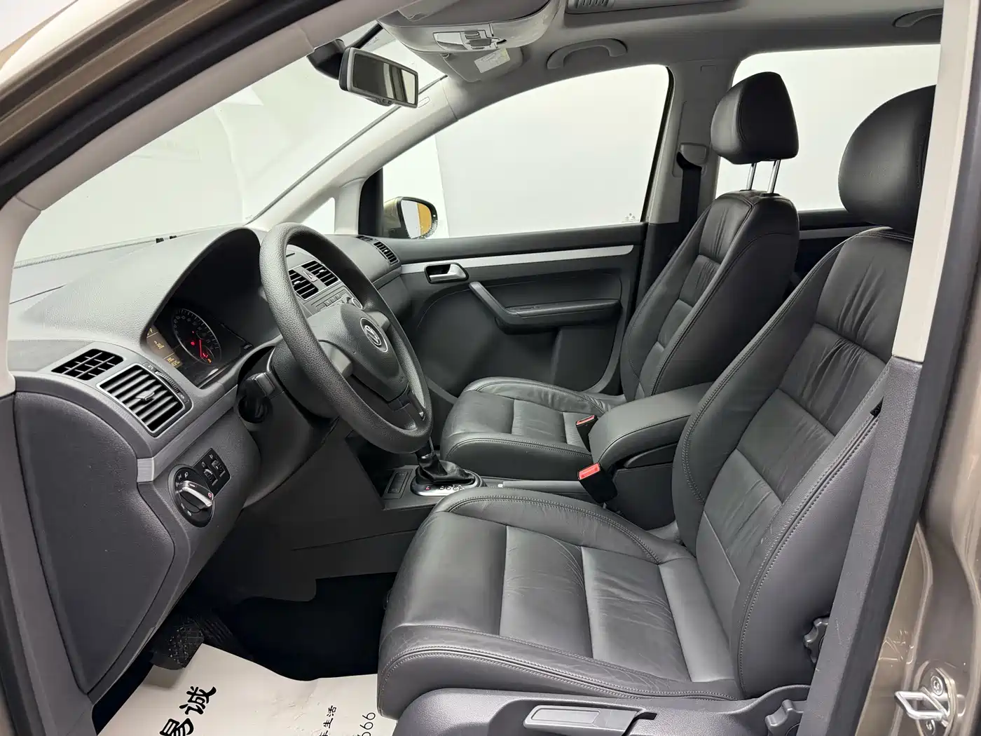 Volkswagen Touran 2015 1.4T DSG Comfort Edition 5-seater фото 4