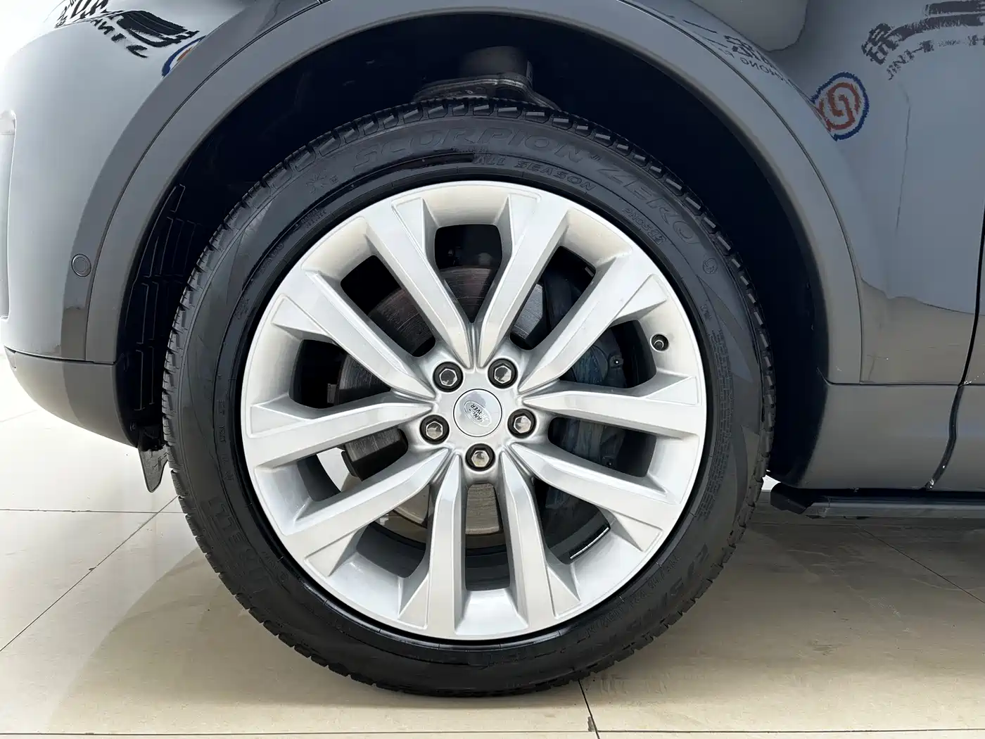 Land Rover Discovery 2024 Model 360PS S фото 23