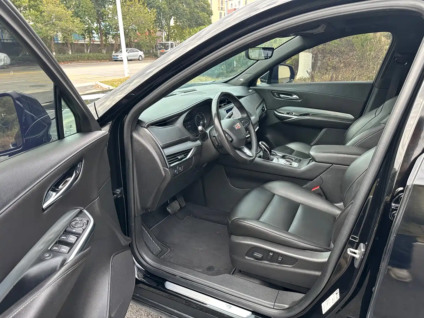 Cadillac XT4 2020 28T FWD Leading Trim фото 4