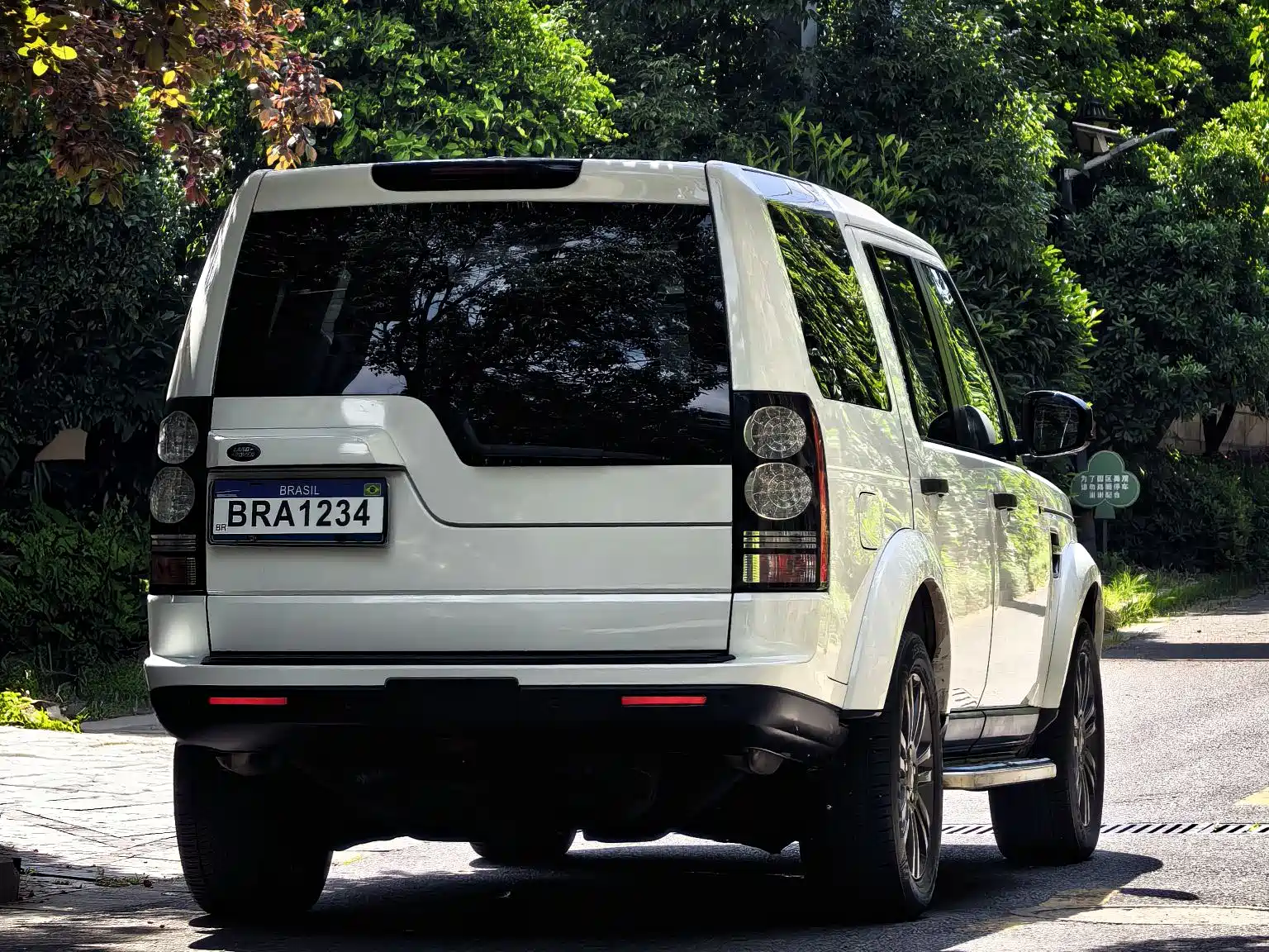 Фото 13 - Land Rover Discovery