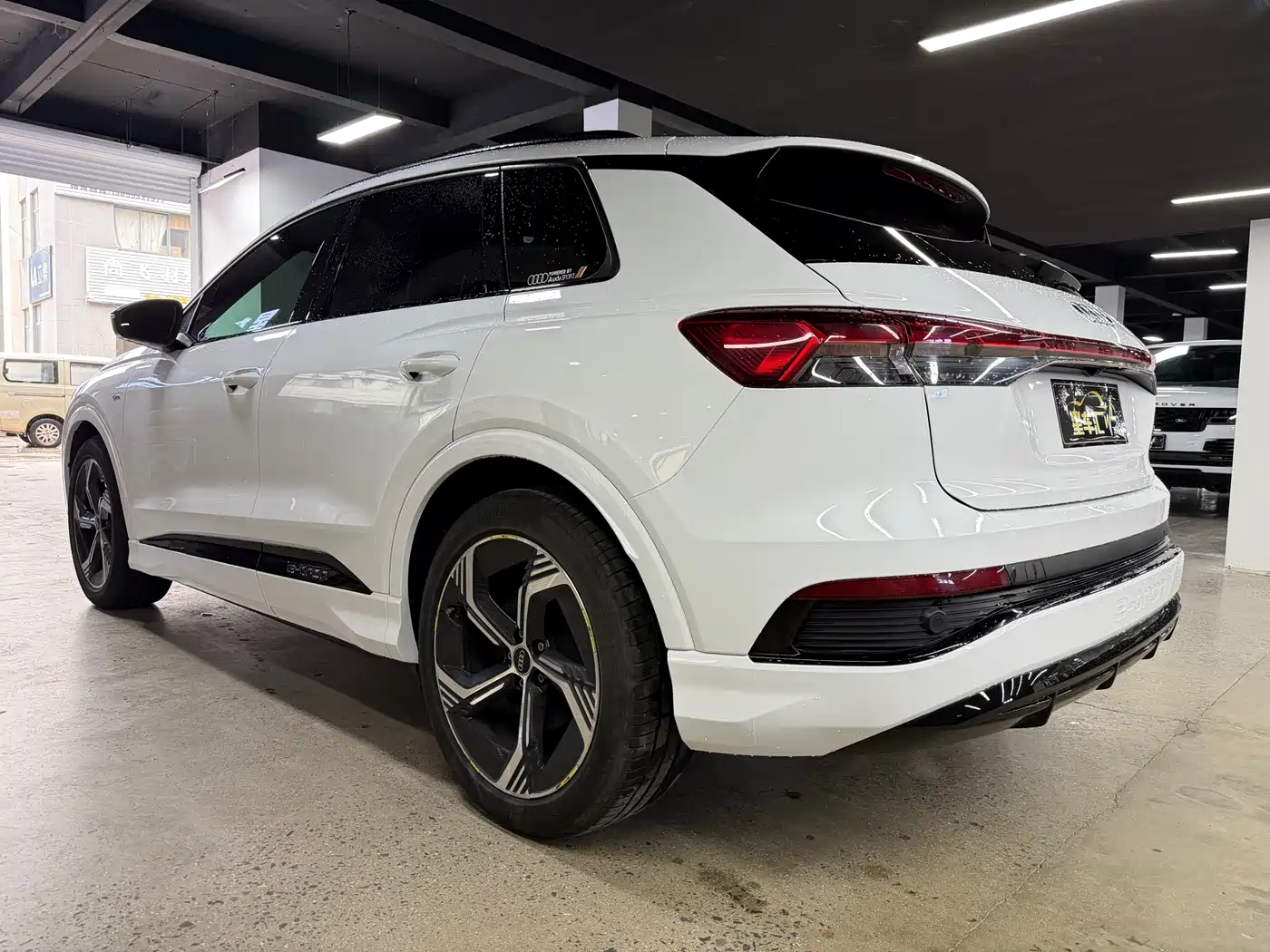 Photo 11 - Audi Q4 e-tron
