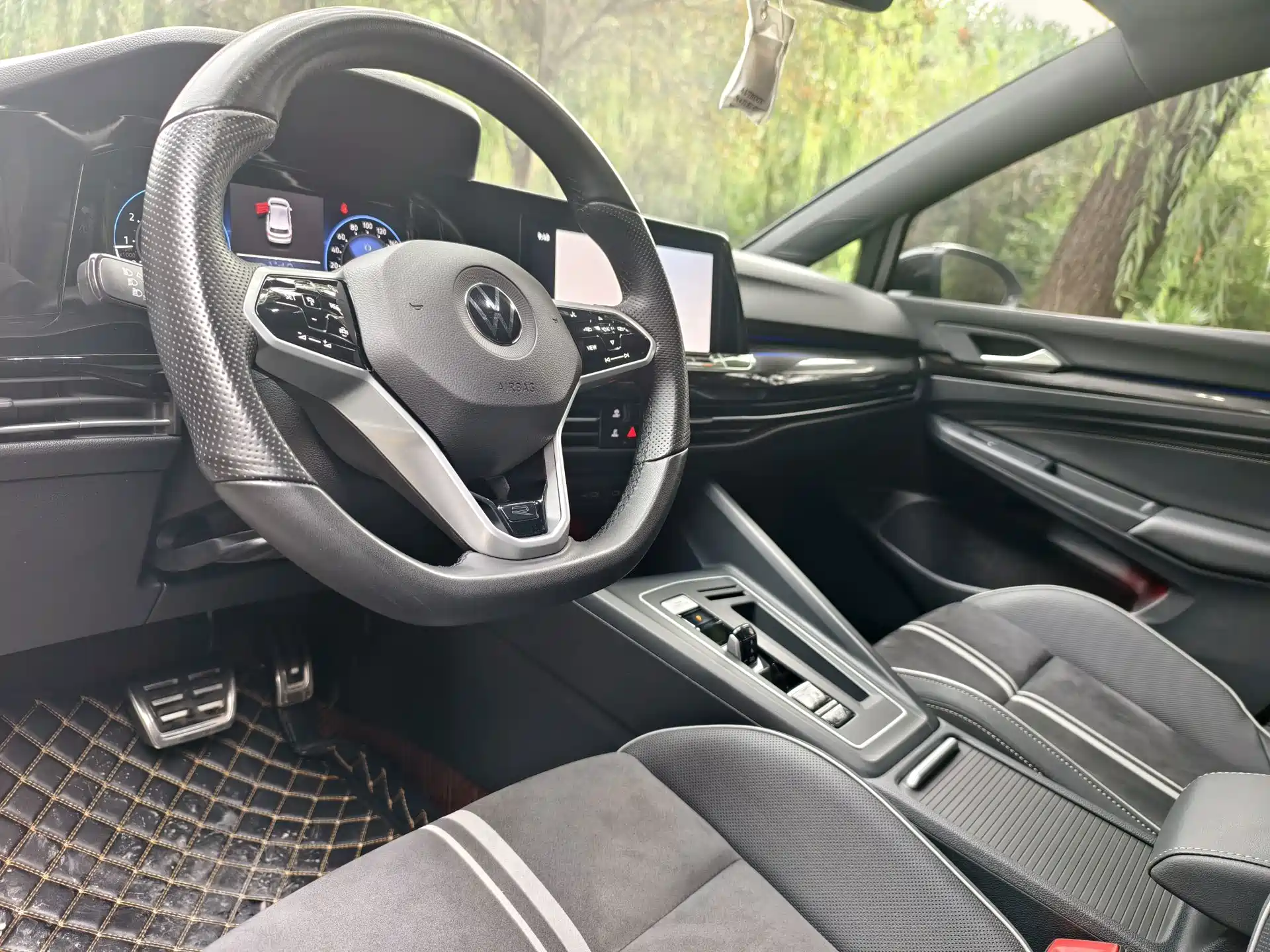 Фото 8 - Volkswagen Golf