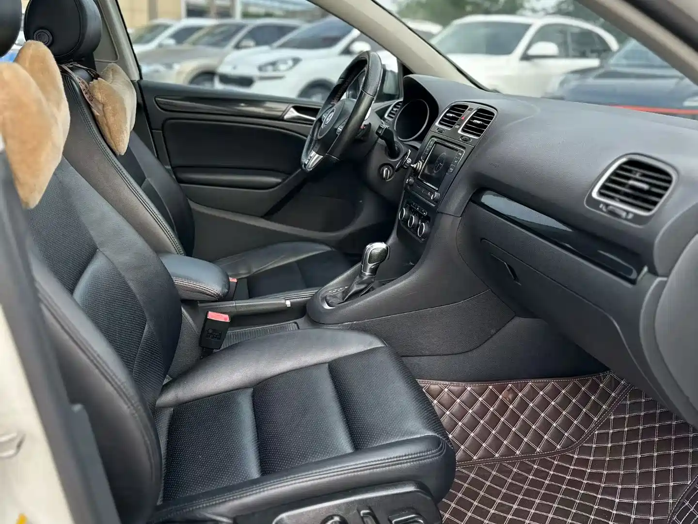 Фото 8 - Volkswagen Golf