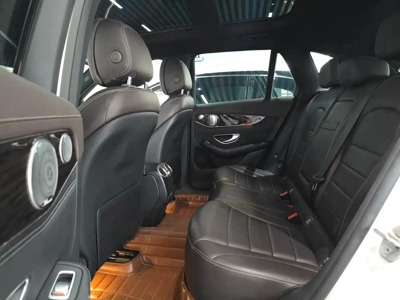 Mercedes-Benz GLC 2016 GLC 260 4MATIC Luxury фото 9