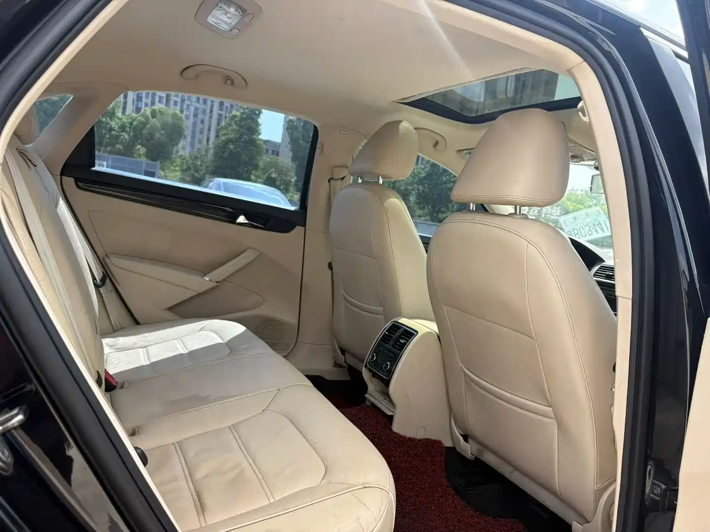 Volkswagen Passat 2011 1.8TSI DSG Honor Edition фото 9