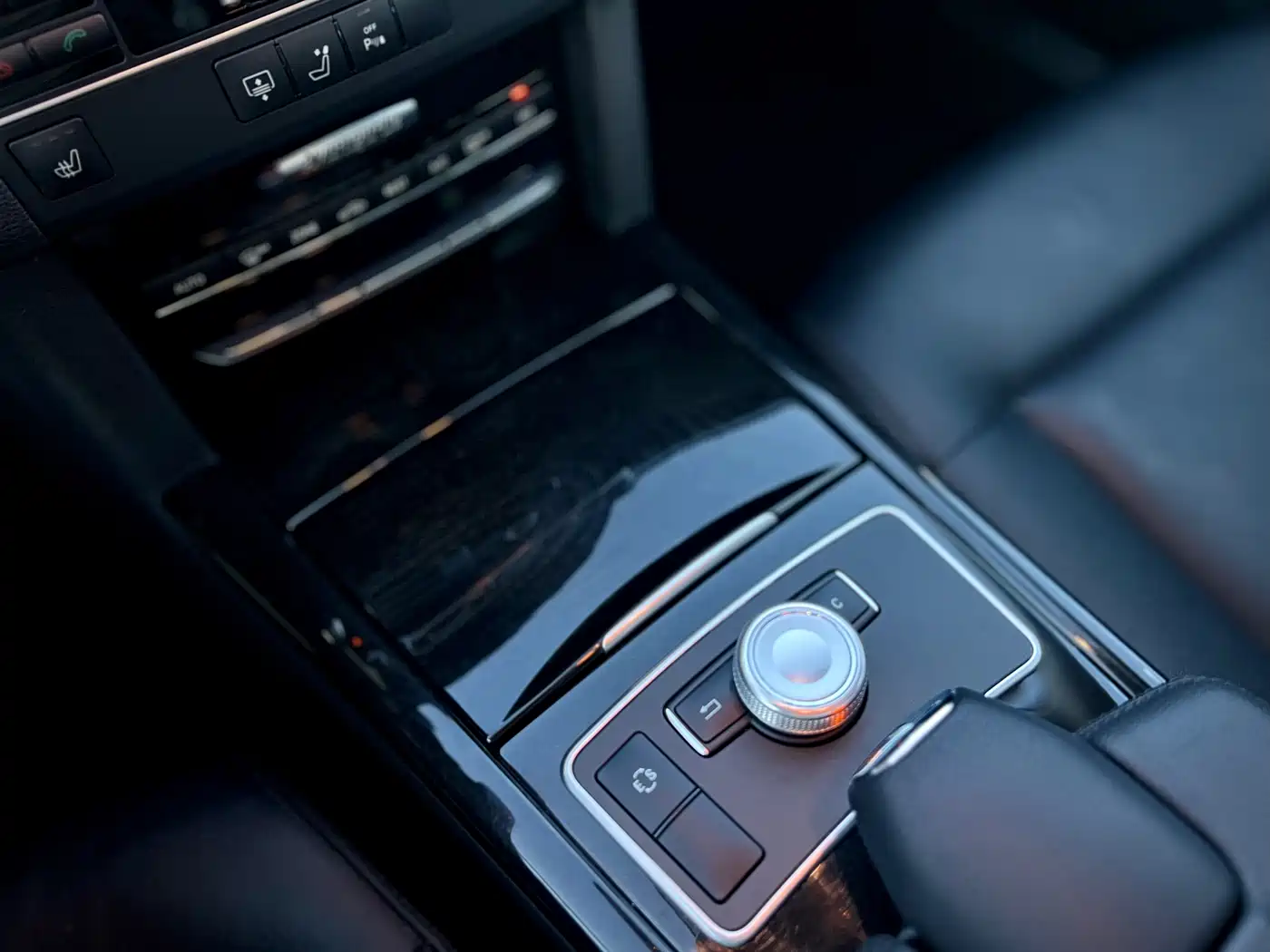 Mercedes-Benz E-Class 2010 E 300 L Fashion фото 16