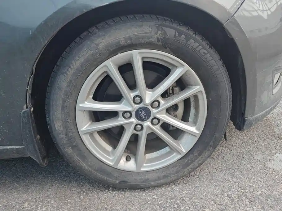 Фото 6 - Ford Focus