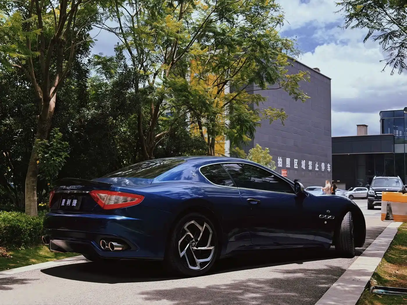 Maserati GranTurismo 2017 2007 4.2L Standard
