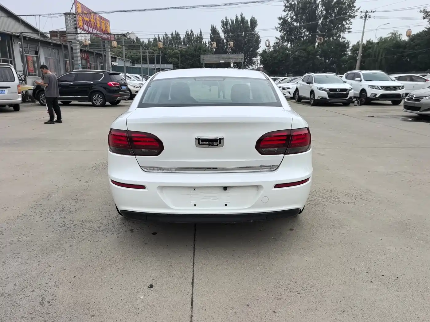 Qoros 3 2019 2018 Sedan 1.6L Auto Leading
