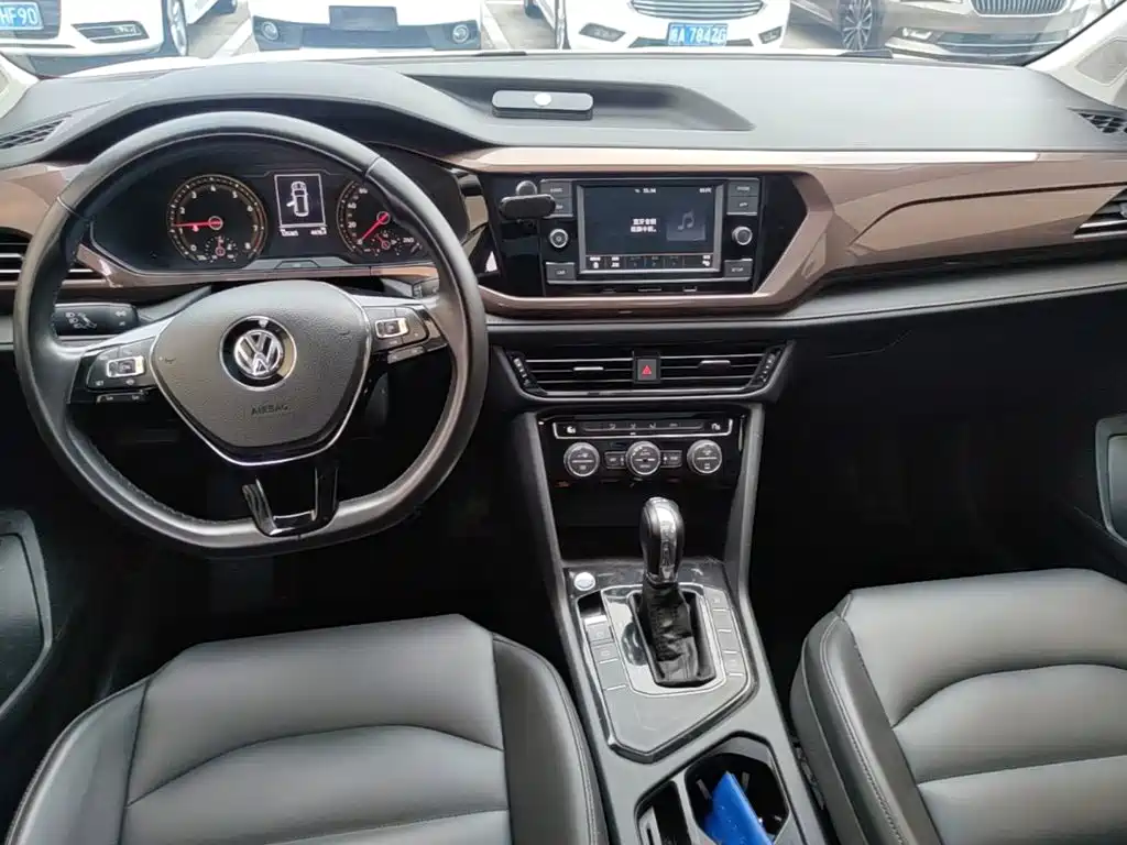 Фото 13 - Volkswagen Tharu