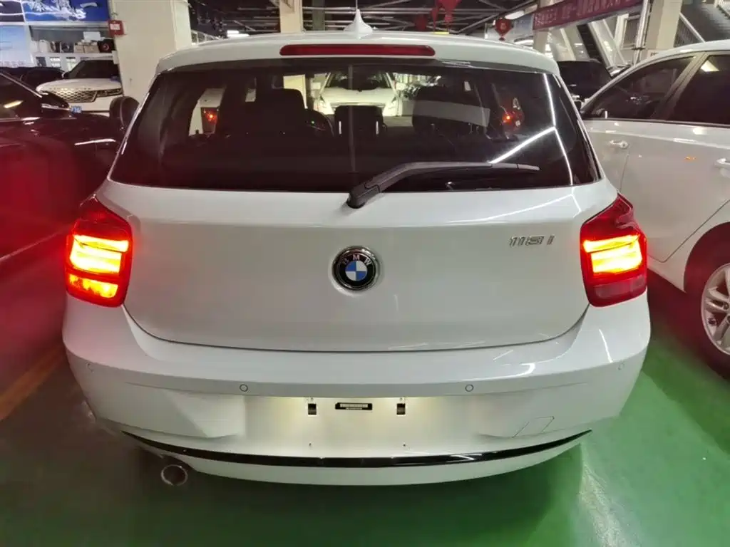 BMW 1 Series (Import) 2013 Facelift 118i Sport Model фото 6