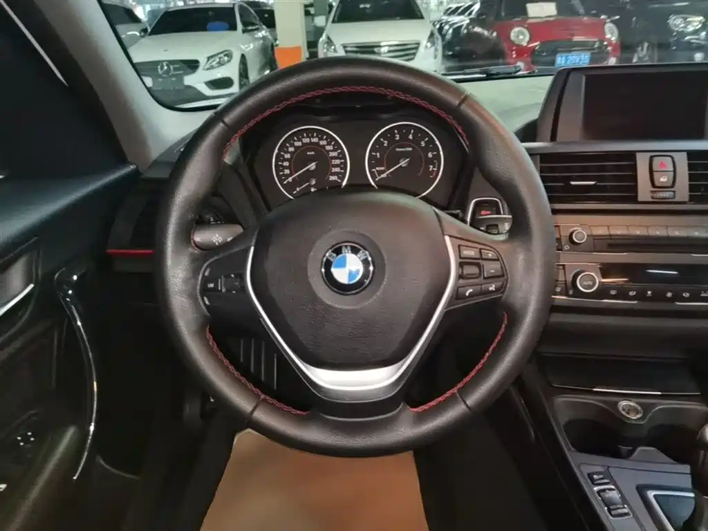 BMW 1 Series (Import) 2013 Facelift 118i Sport Model фото 11