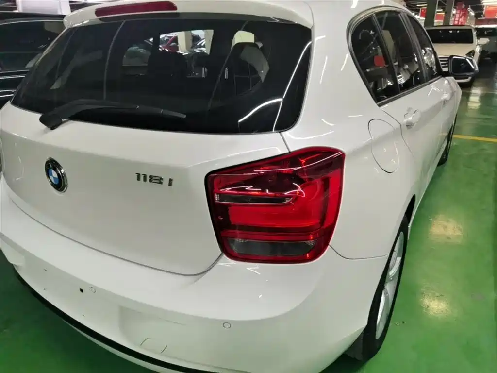 BMW 1 Series (Import) 2013 Facelift 118i Sport Model фото 8