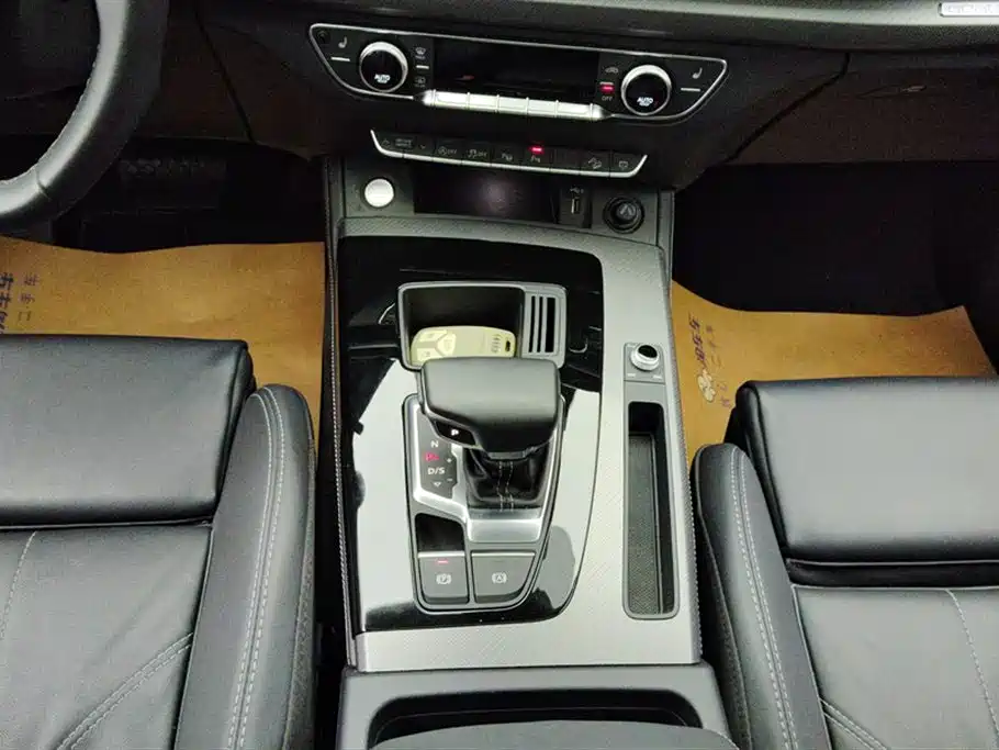 Audi Q5L 2022 Facelift 40T Luxury Dynamic фото 16