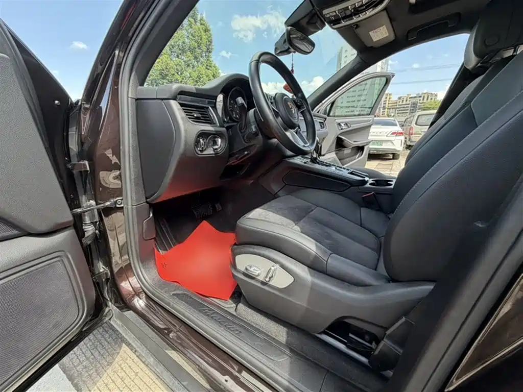Porsche Macan 2017 Macan 2.0T фото 9