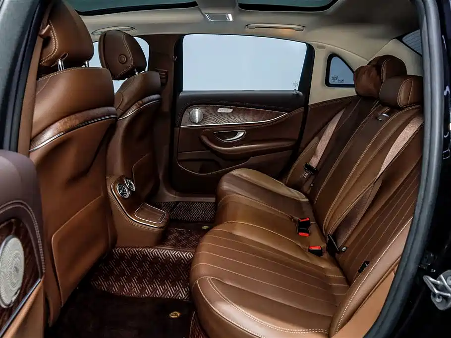 Mercedes-Benz E-Class 2023 E 300 L Fashion фото 10