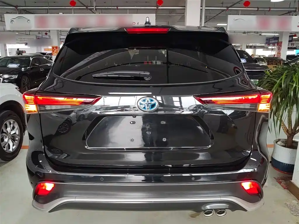 Toyota Crown Kluger 2023 2.5L HEV AWD Premium Edition фото 6
