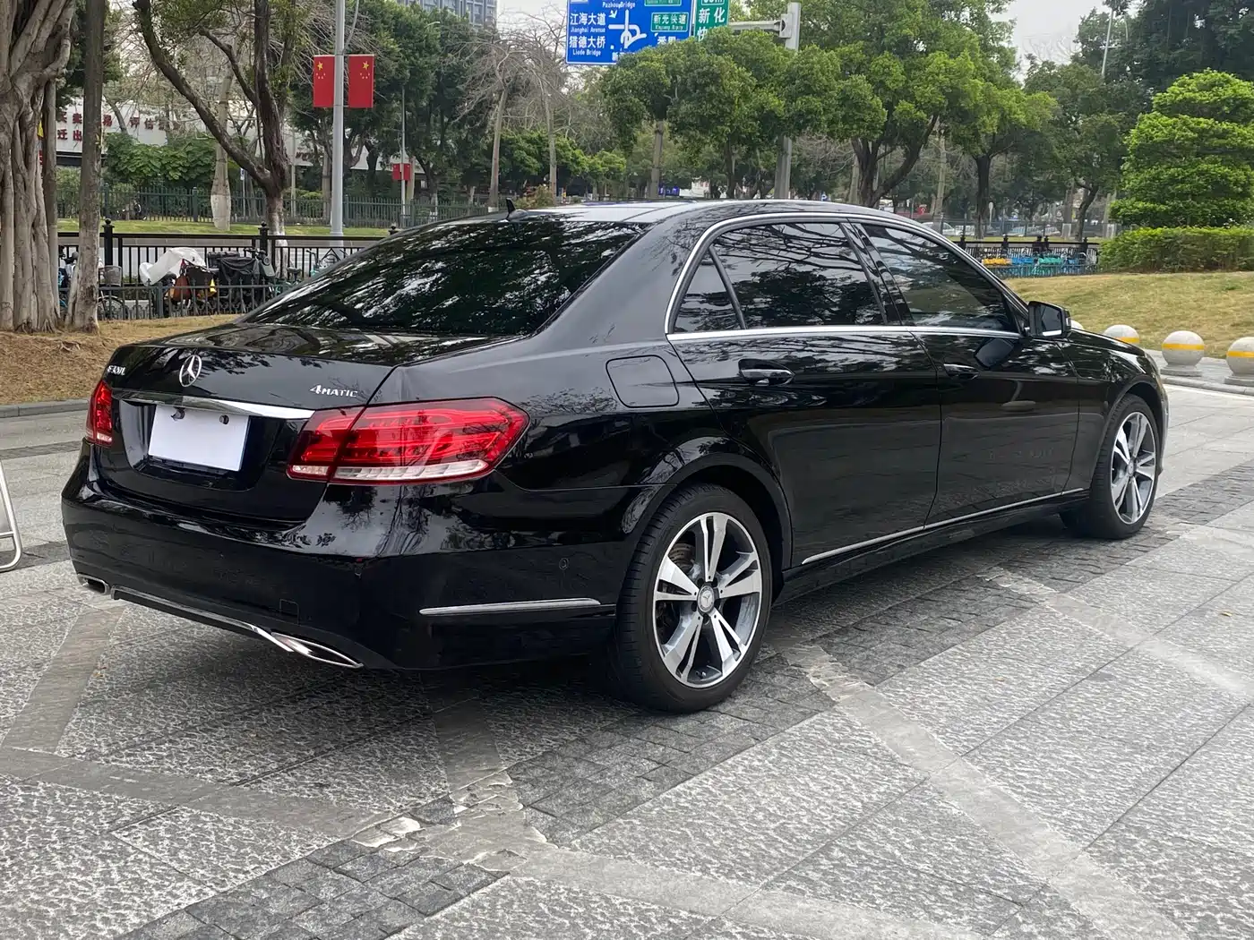 Mercedes-Benz E-Class 2015 E 320 L Luxury 4MATIC фото 26