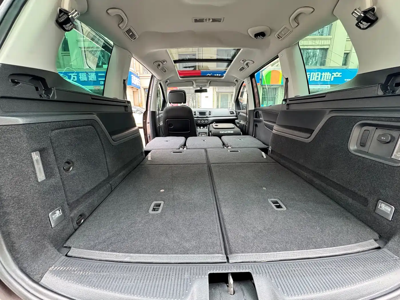 Volkswagen Sharan 2013 2.0TSI Comfort фото 10