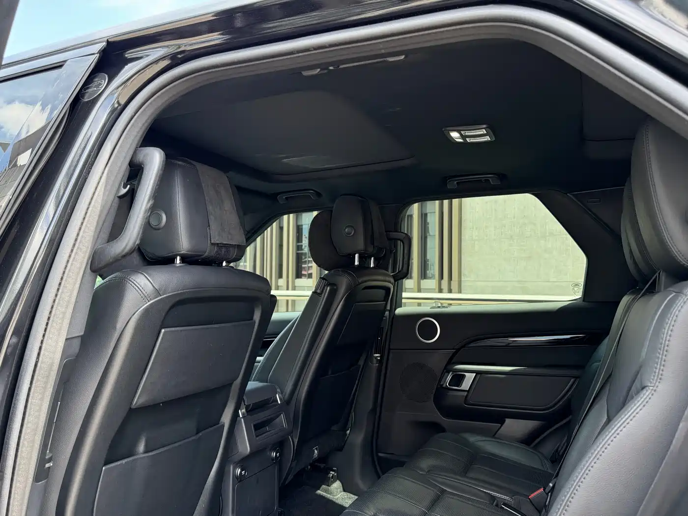 Land Rover Discovery 2017 3.0 SC V6 SE фото 12