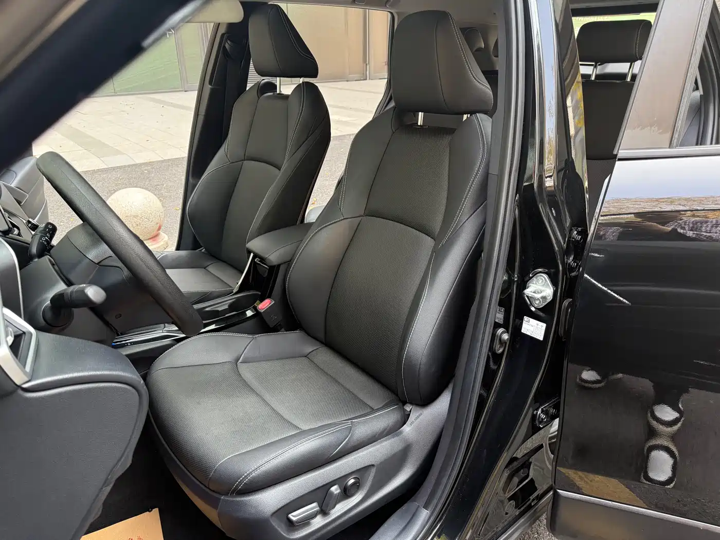 Toyota Frontlander 2022 2.0L CVT Luxury PLUS Edition фото 12