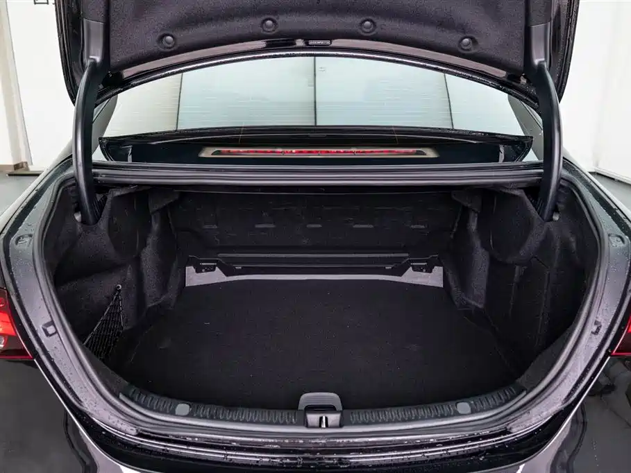 Mercedes-Benz E-Class 2023 E 300 L Fashion фото 10