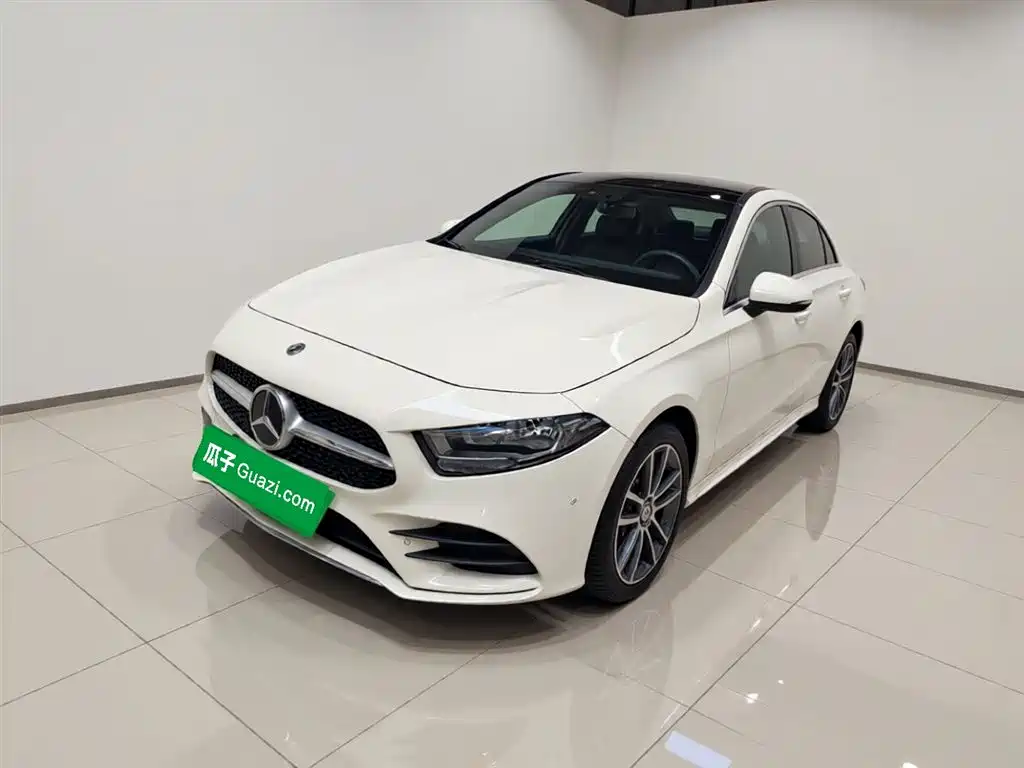Mercedes-Benz A-Class 2019 A 180 L Sport Sedan фото 2