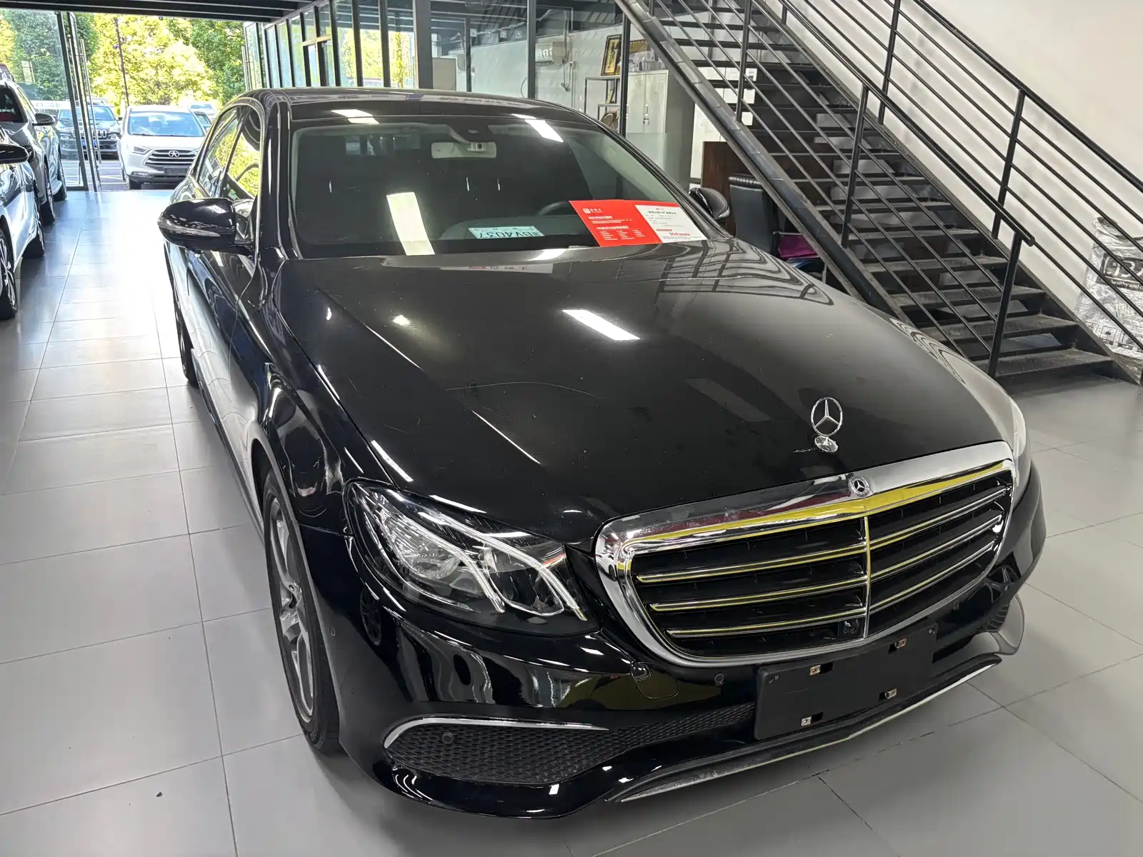Фото 1 - Mercedes-Benz E-Class