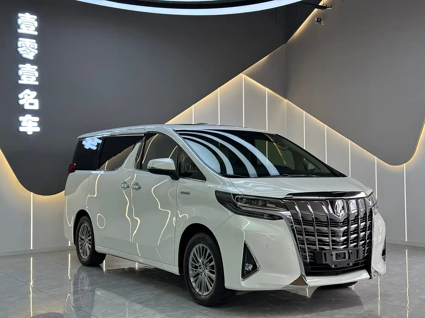 Toyota Alphard 2021 Hybrid 2.5L Premium фото 3