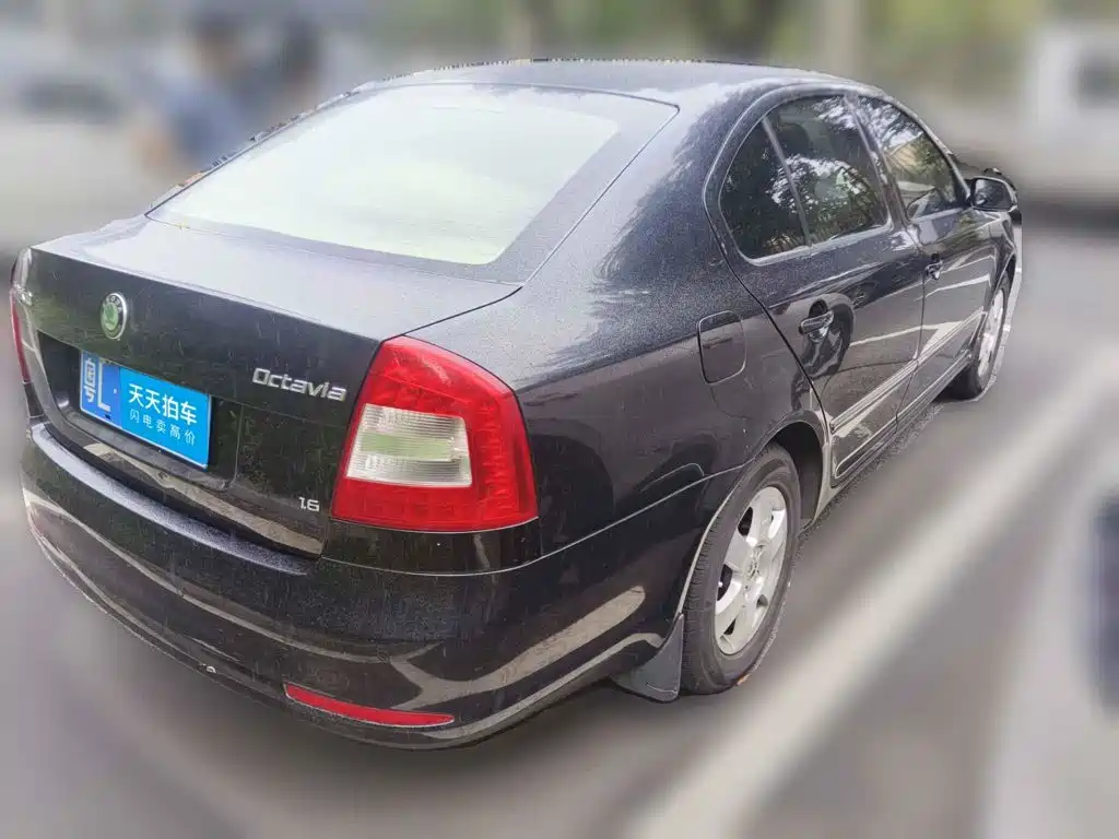 Фото 2 - Škoda Octavia