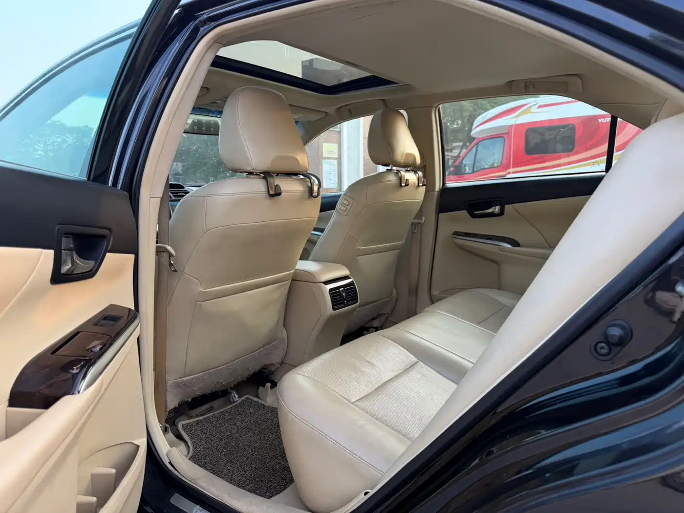 Toyota Camry 2016 2015 2.0G Leading Edition