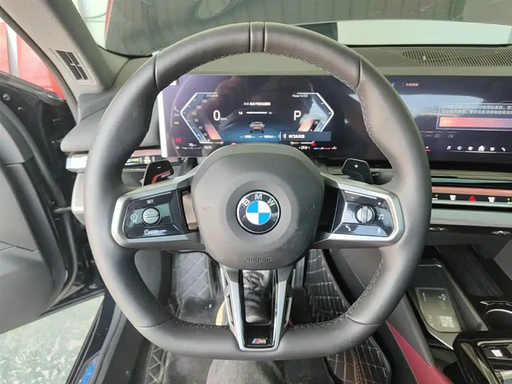 BMW 5 Series 2026 530Li Leading M Sport Package фото 11