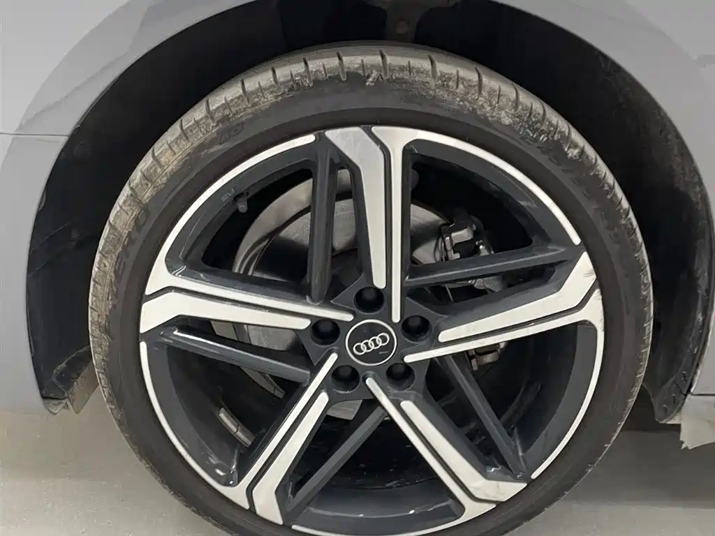 Audi A4L 2025 2025 2 Million Celebration Edition 40 TFSI Luxury Dynamic