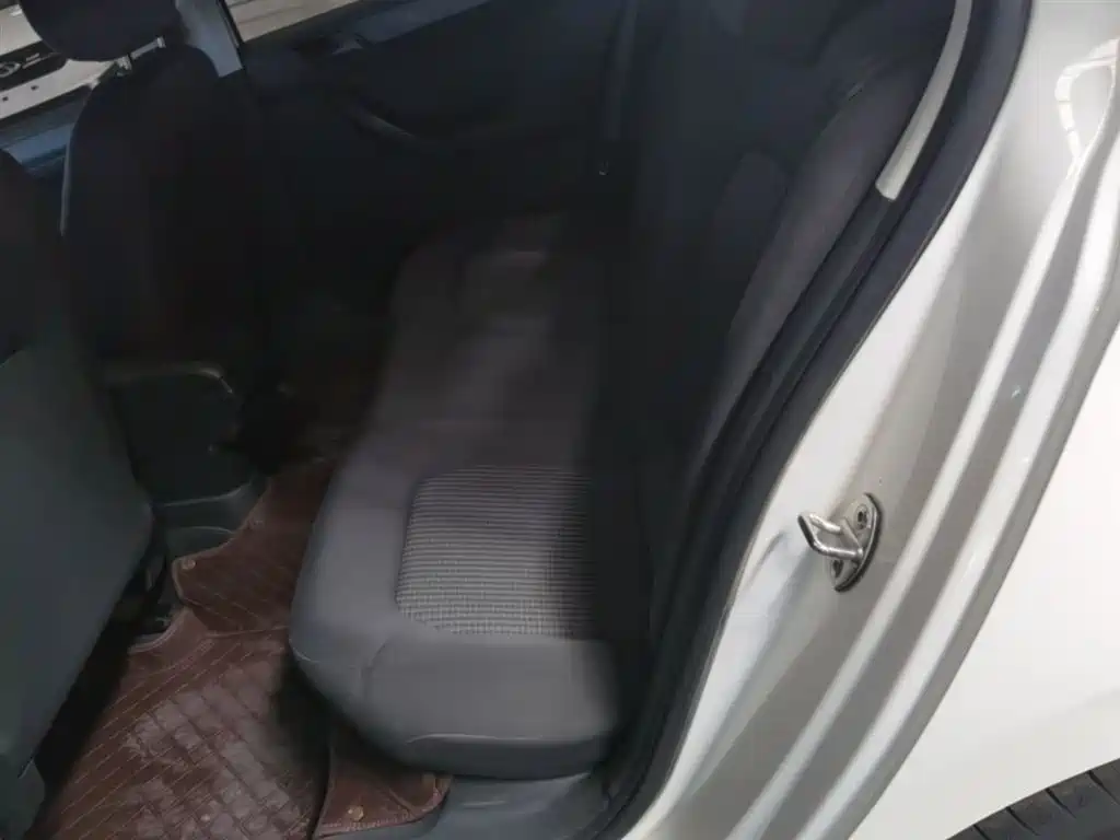 Volkswagen Santana 2016 1.4L Manual Trend Edition фото 17