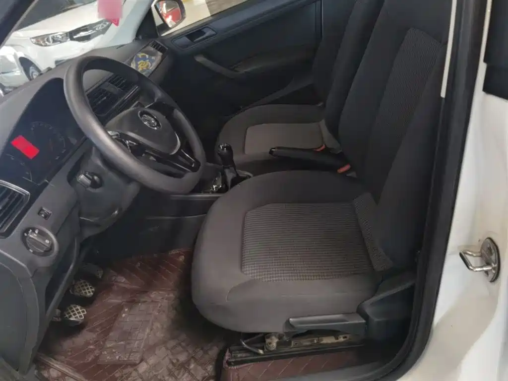 Volkswagen Santana 2016 1.4L Manual Trend Edition фото 15