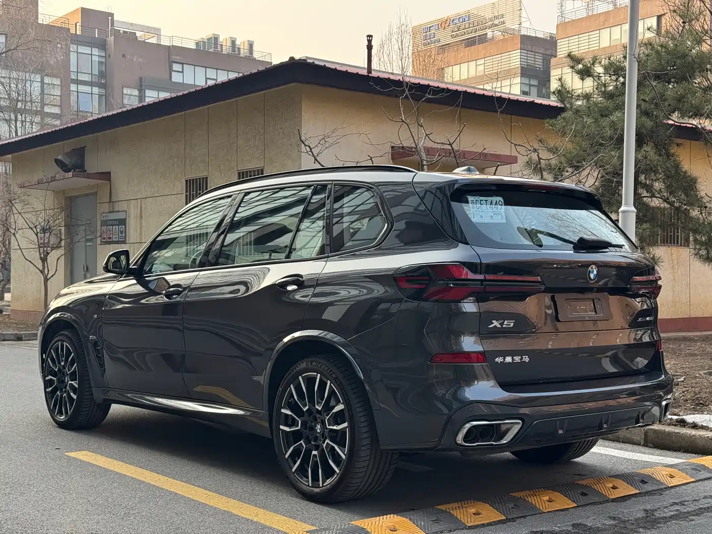 BMW X5 2023 xDrive 40Li M Sport Black Night Package фото 5