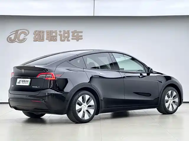Tesla Model Y 2022 Facelift Rear-Wheel Drive Version — фото 3