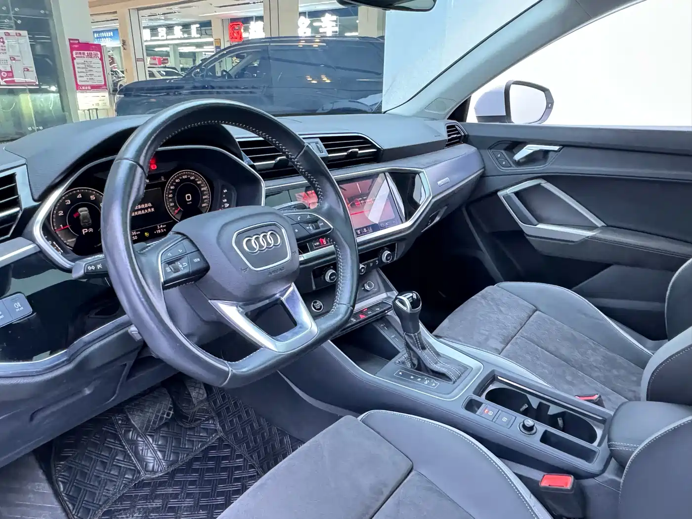 Audi Q3 2022 35 TFSI Fashion Dynamic фото 4