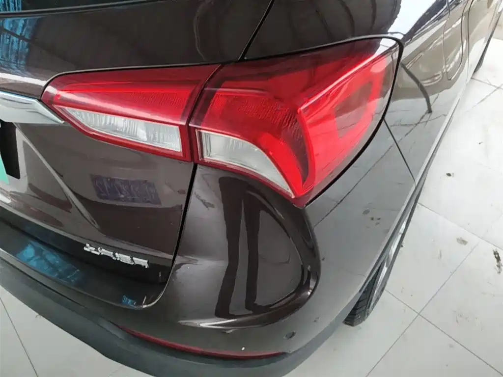 Buick Envision Plus 2018 20T 2WD Leading фото 8