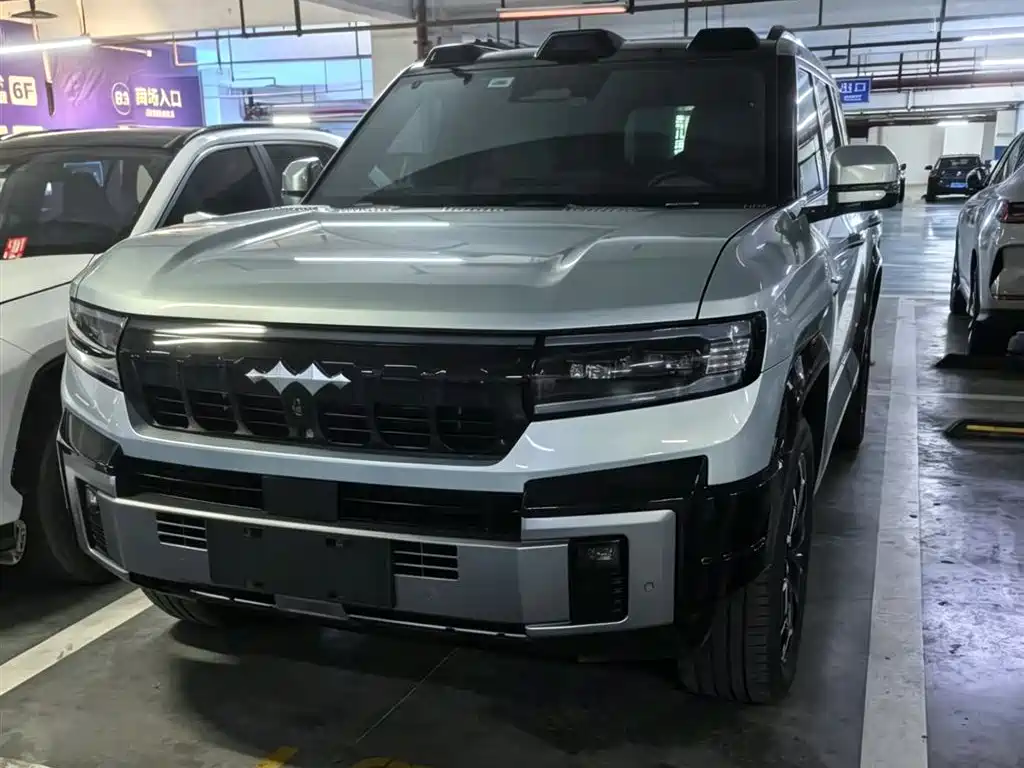 Fang Cheng Bao Leopard 8 2025 Zhiyong Flagship 6-Seater