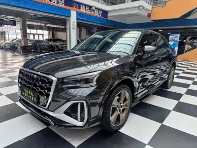 Audi Q2L
